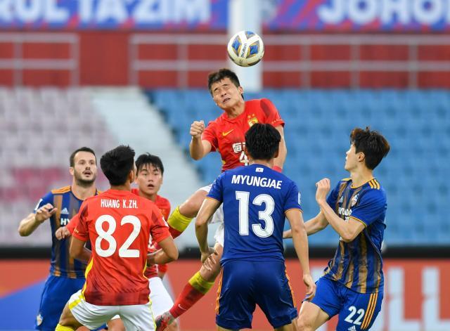 爱游戏登入-【亚冠】何立攀神扑科斯陶世界波 蔚山3比0广州队