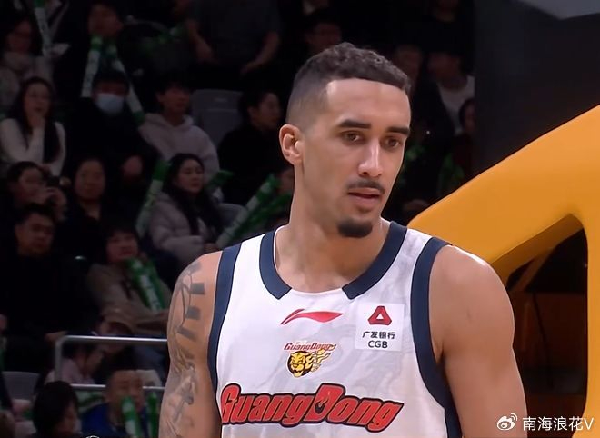爱游戏网页-广东名记质疑CBA裁判:广东队做不行,为何其他球队做就可以|麦穗丰|奎因|张镇麟|广东男篮|吉林队_新浪体育_新浪新闻