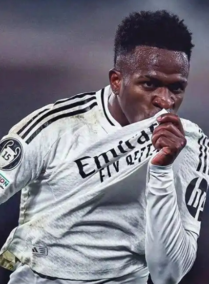 爱游戏登陆入口-索要6000万欧年薪!皇马巨星飘了,续约谈崩,想去英超拿金球奖|维尼修斯|基利安·姆巴佩|皇家马德里|FIFA|萨尔茨堡红牛_新浪体育_新浪新闻